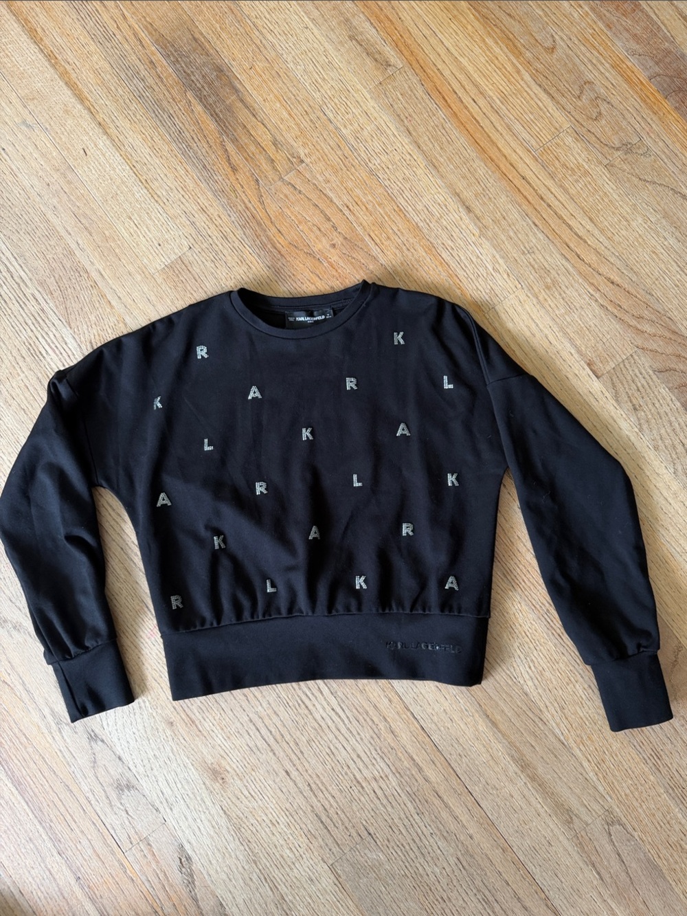 Karl Lagerfeld Black Scattered Logo Cropped Sweatshirt